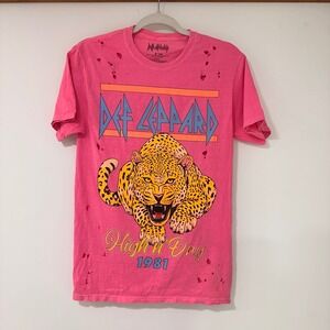 Def Leppard High 'n' Dry 1981 Graphic Tee Unisex Small Pink Distressed | Rock